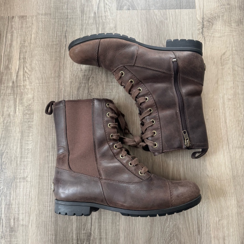 Sheep lined UGG Australia zip up  boots “Hazelwood”
